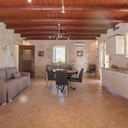 Elianthos Stone Апартаменты *